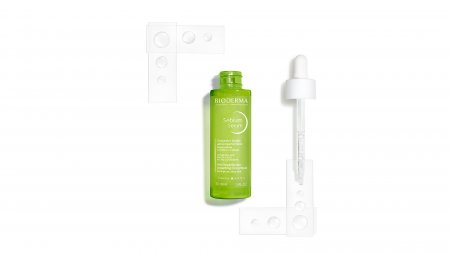 Presentation of Sébium serum bottle.