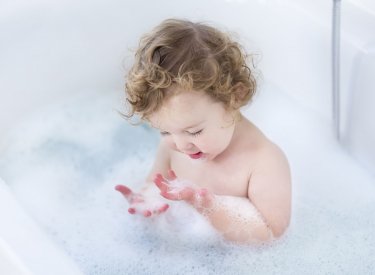 Beba se kupa